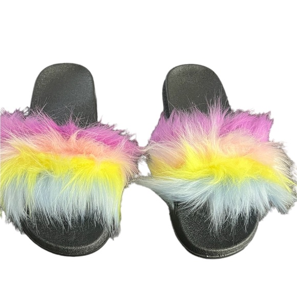 Faux fur colorful non slip slides - Picture 3 of 3